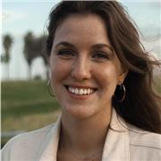 Profesora que imparte clases de lo que necesites